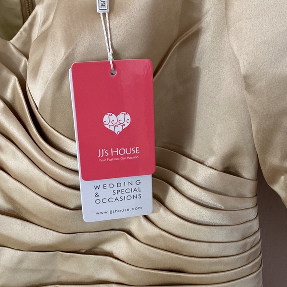 Champagne-colour dress. Great for Christmas party or New Year’s. - Picture 3 of 8